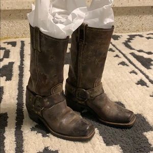 Frye Harness 12R in Chocolate Vintage, Size 6